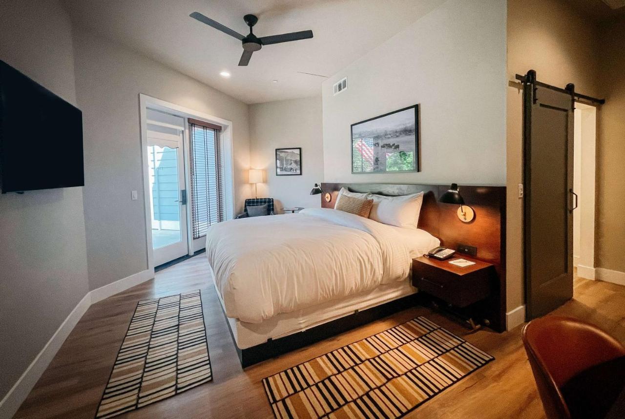 Gateway Hotel, Trademark Collection By Wyndham Copper Cove Subdivision Esterno foto